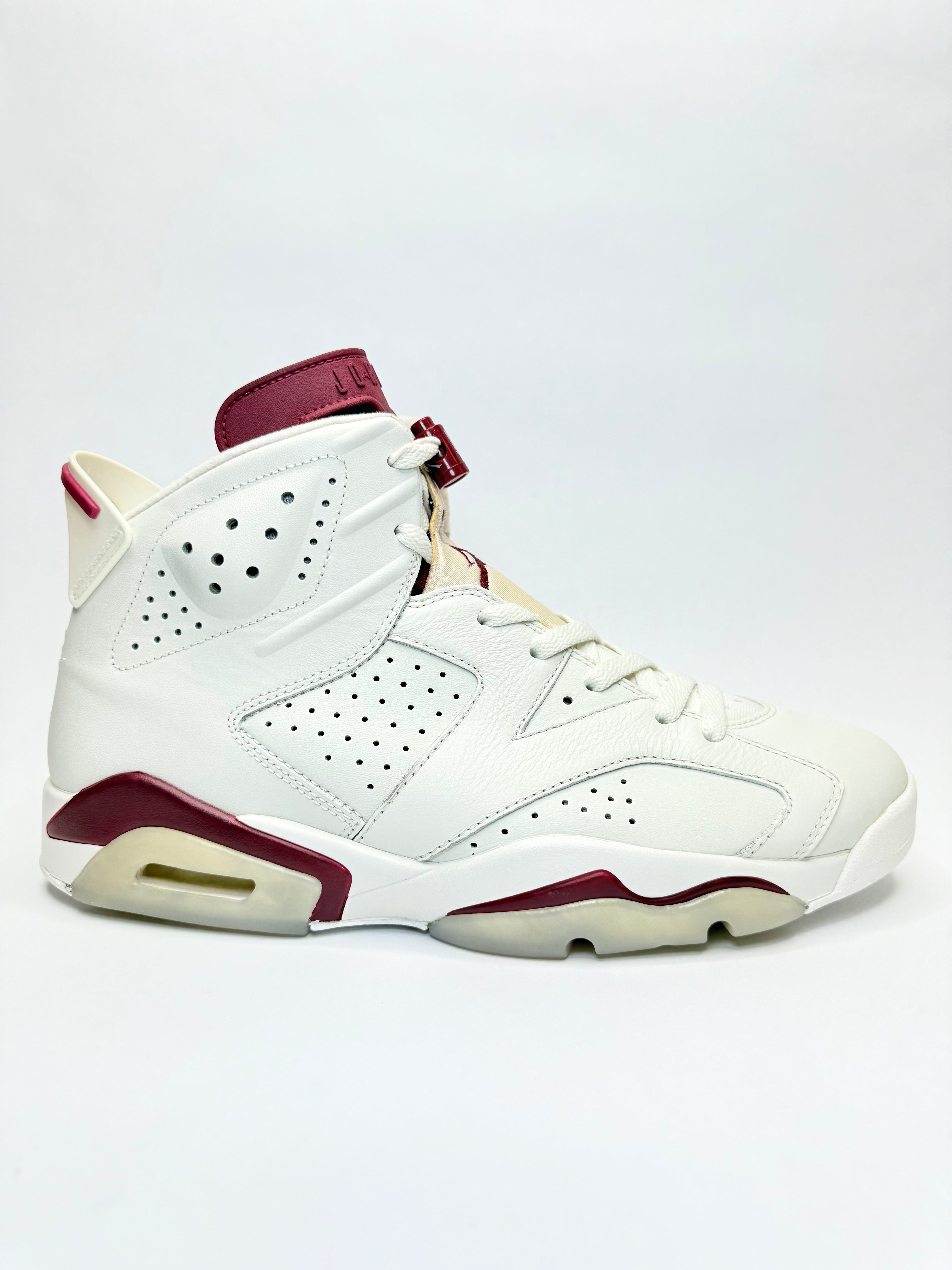 Sneakers - Air Jordan 6 “Maroon” Sz. 10.5