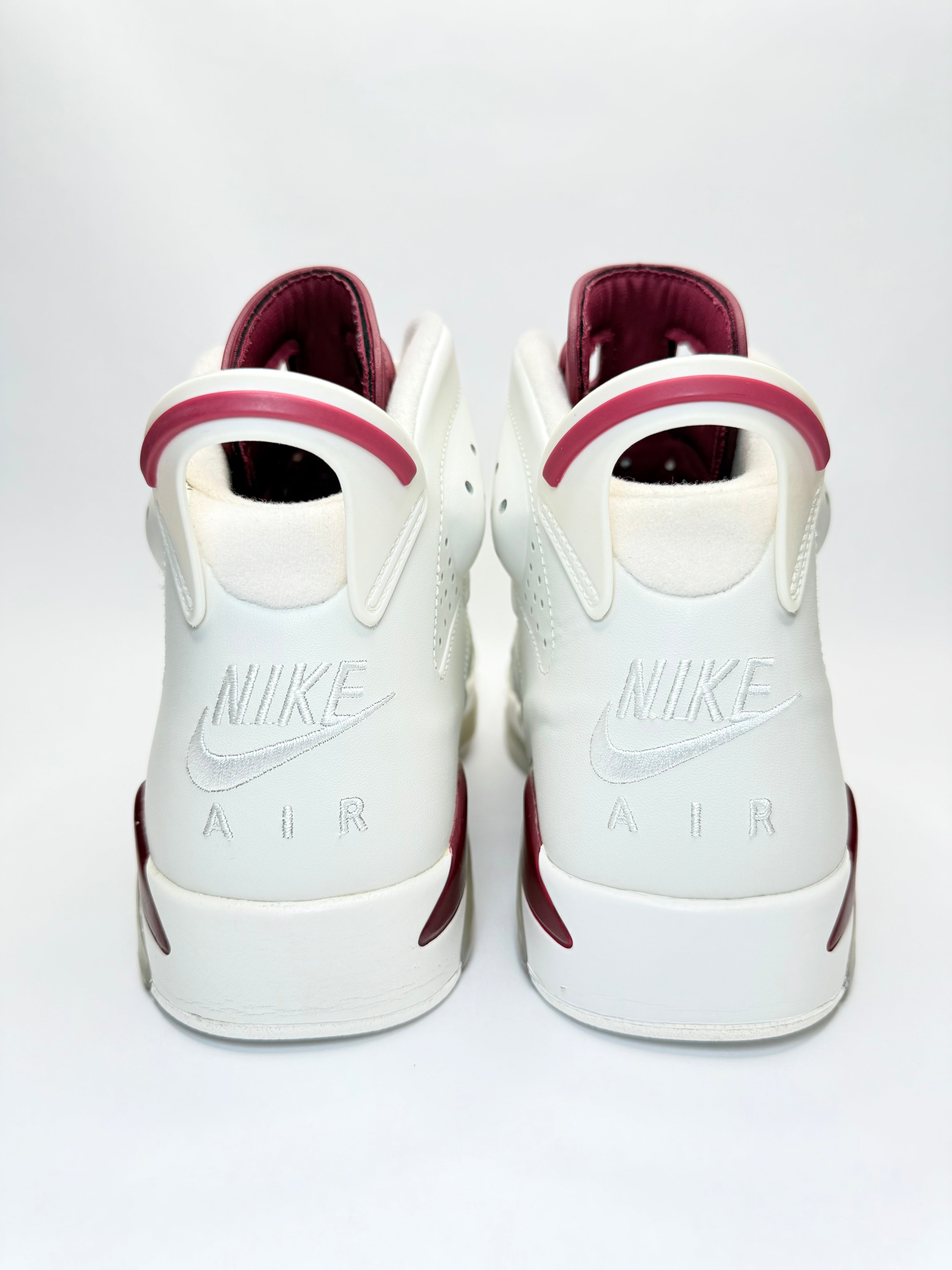 Sneakers - Air Jordan 6 “Maroon” Sz. 10.5