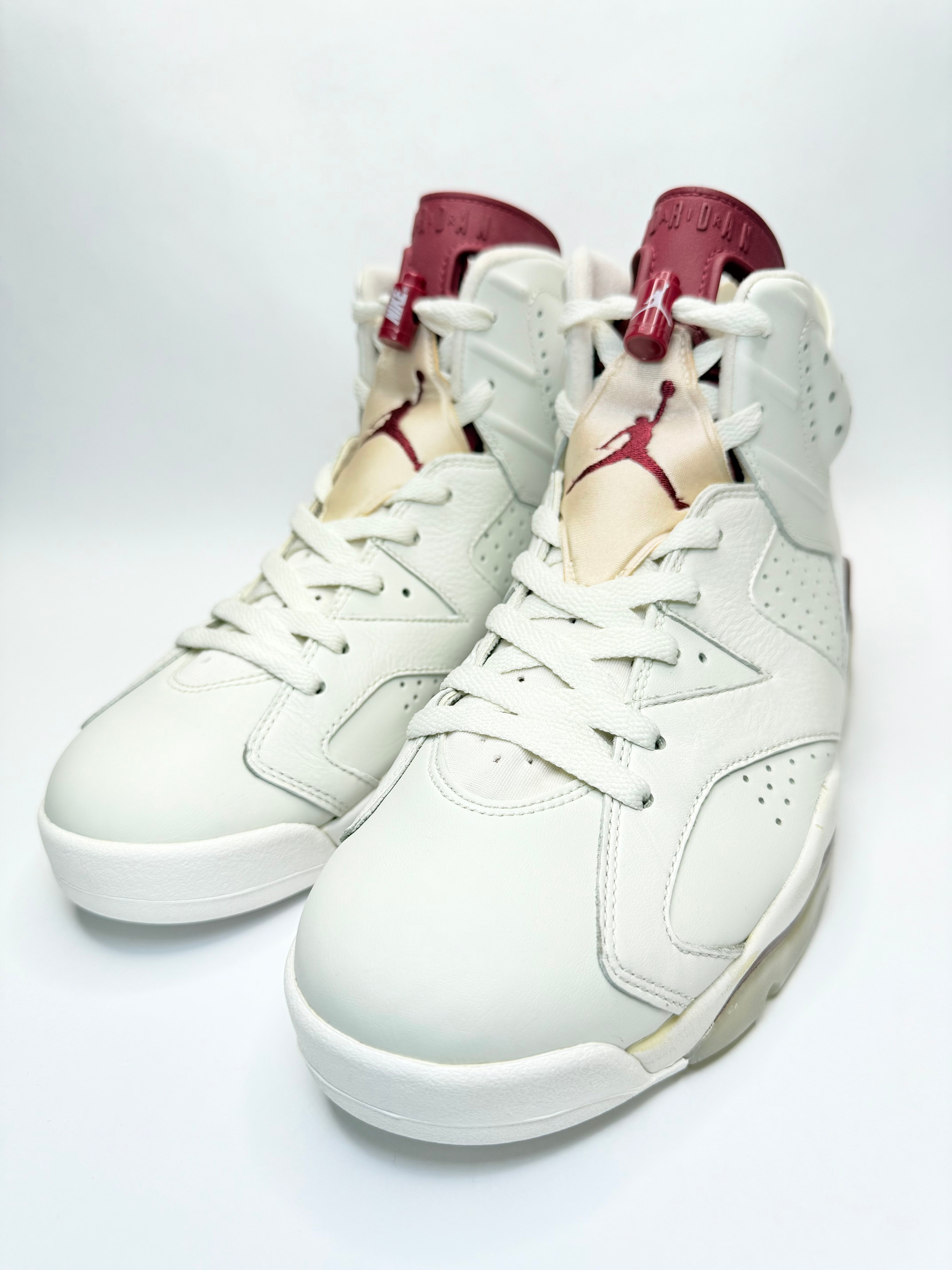 Sneakers - Air Jordan 6 “Maroon” Sz. 10.5